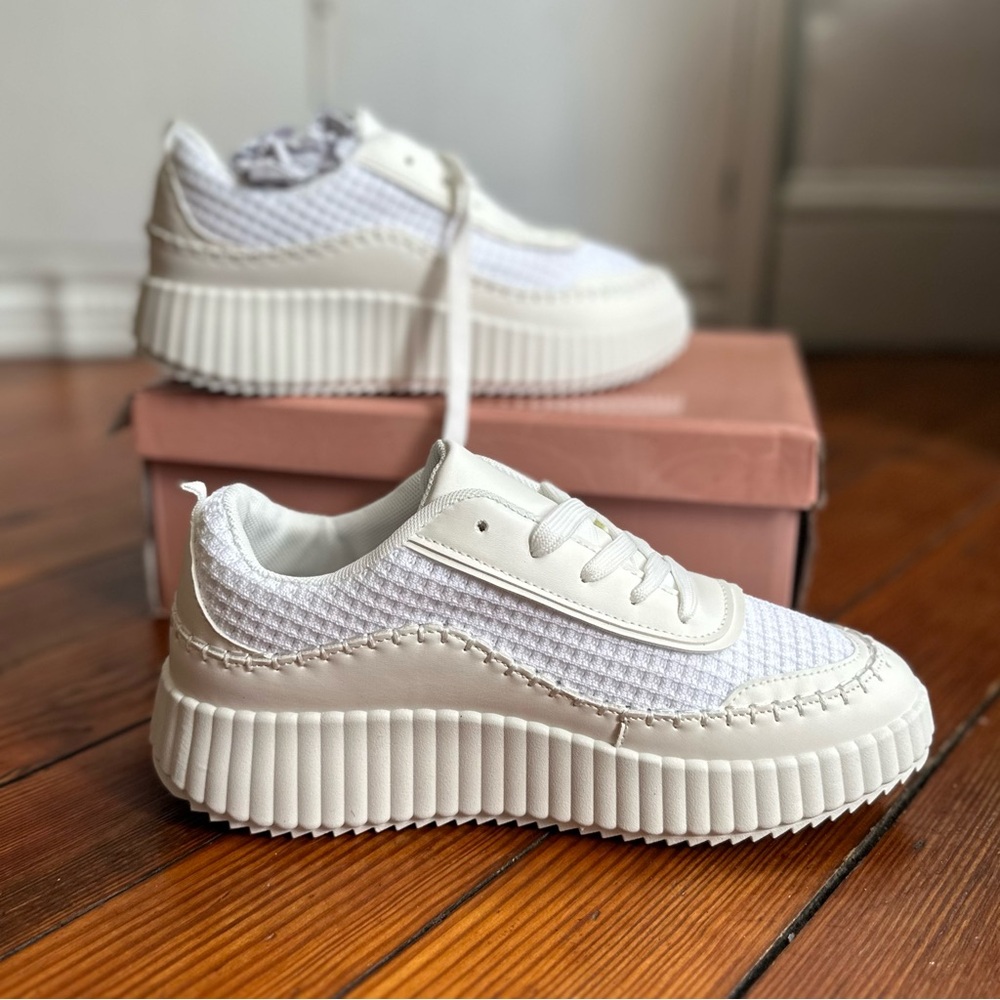 NEW NIB Josmo chunky woven upper sawtooth men’s sneakers in White